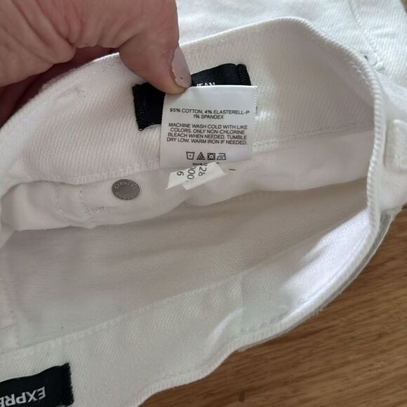 Express Womens High Rise Mom Jeans 2 White Cropped Straight Leg Button Fly - Picture 6 of 8